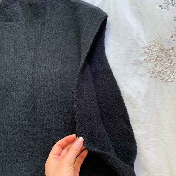 Banana Republic Knit Top (Size: S) - Picture 4 of 4